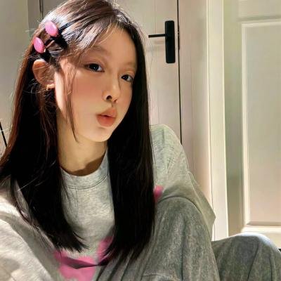 绯红色的窗帘